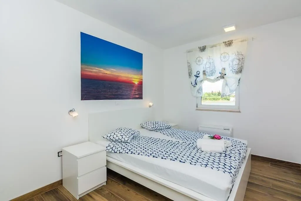 Holiday home Villa Miri Olive Privlaka