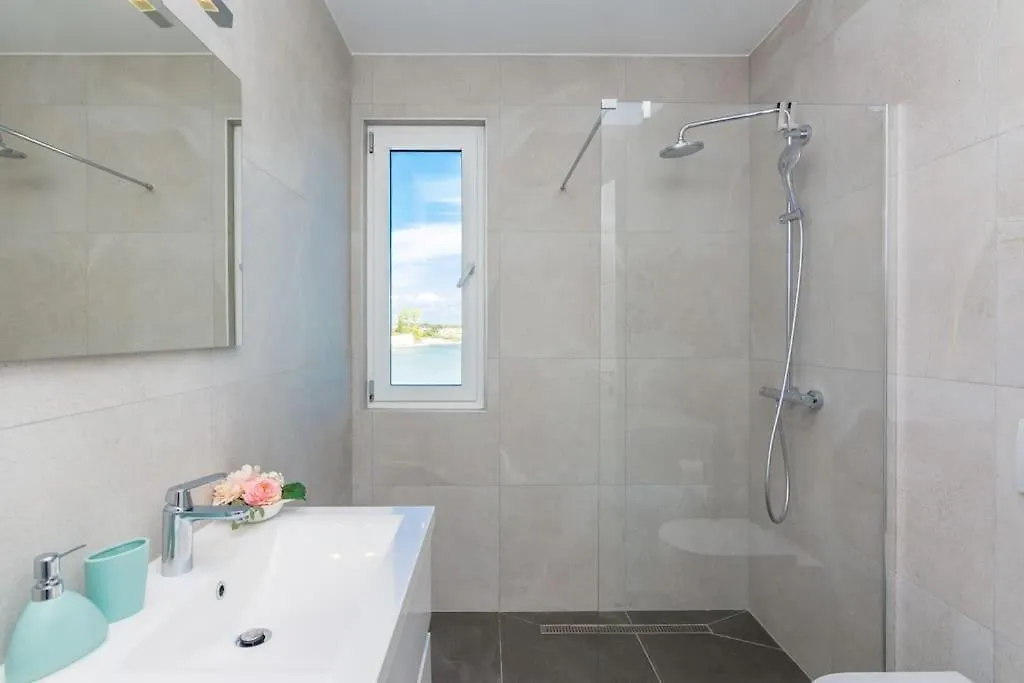 Holiday home Villa Miri Olive Privlaka